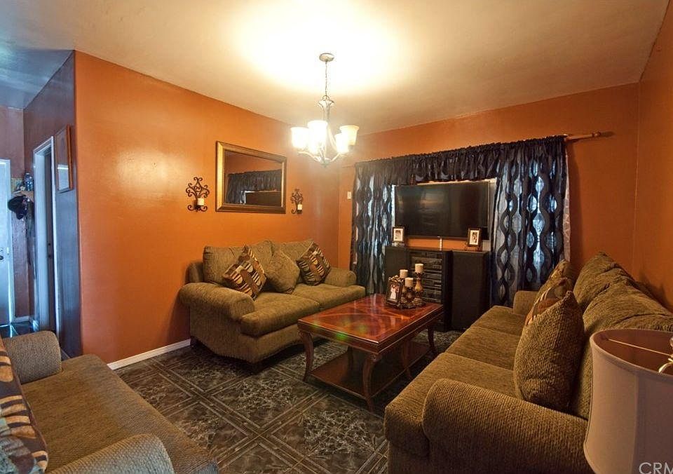 2nd image of 2609 Huron St