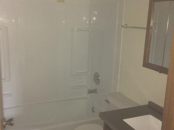 5th image of 16735 Forest Ave APT 3S