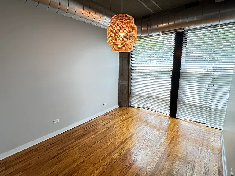 1071 W 15th St #309 — Photo 7