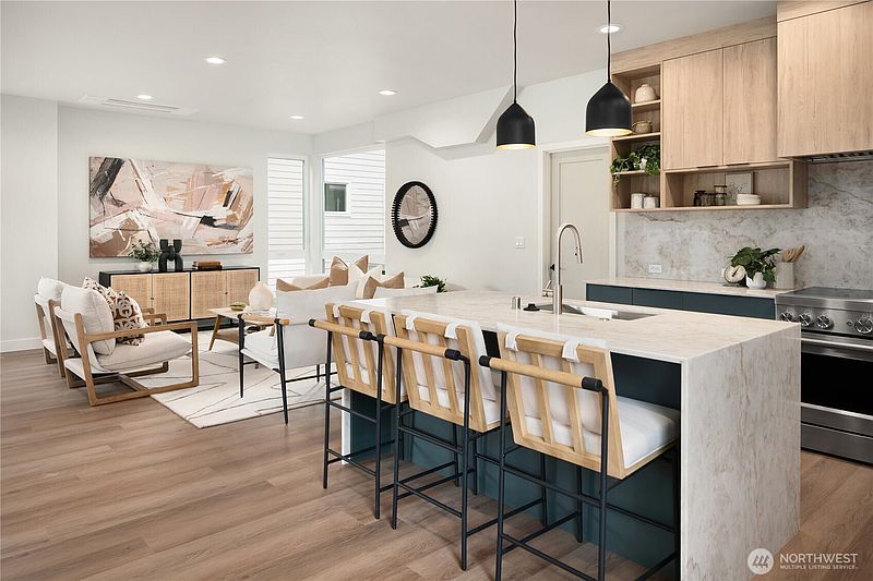 4th image of 106 29th Avenue E