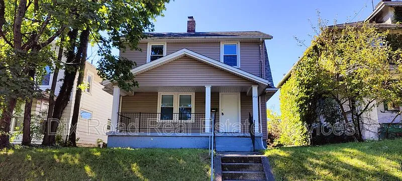 4 bed, 1.5 bath, 1552 sqft, $1,195 — Photo 1