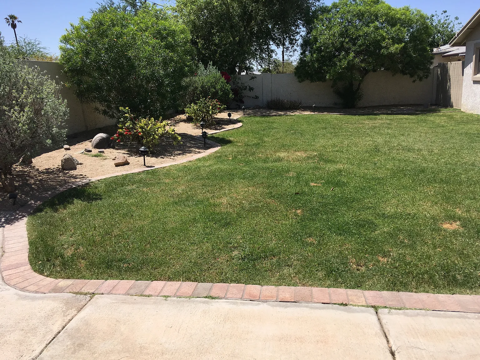 3 bed, 1137 sqft, $2,000 — Photo 3