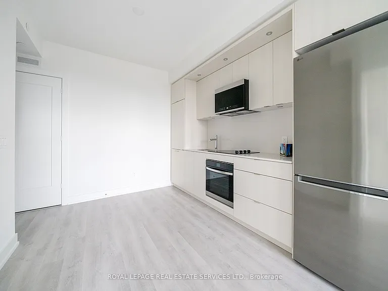 60 Central Park Dr #1207 — Photo 22