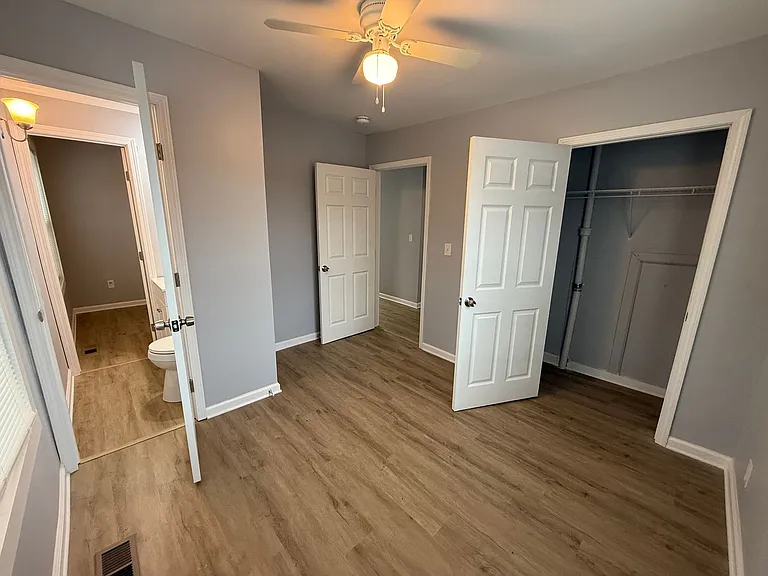 456 Warren St — Photo 13