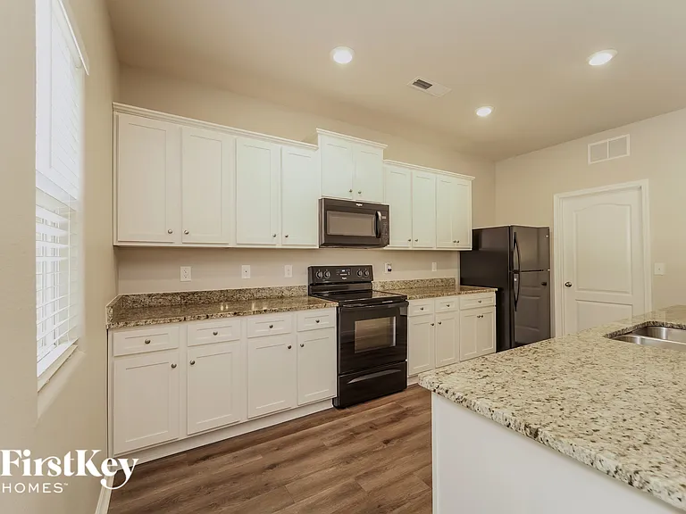 8317 Kneller St #52 — Photo 6