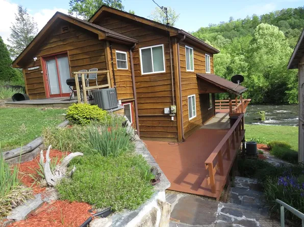 5430 Ela Rd, Whittier, NC 28789