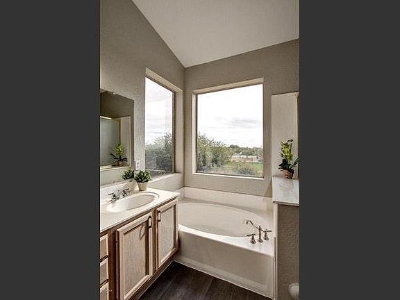 5th image of 3055 N Red Mountain