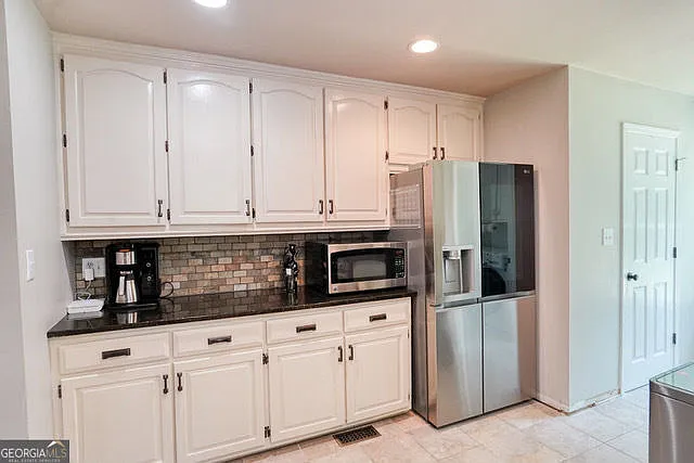 335 Butterfield Ln — Photo 8