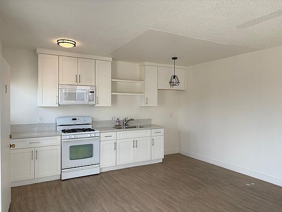 3rd image of 140 W Hoover Ave APT 5