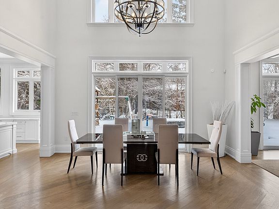 4th image of 27 Laureleaf Rd