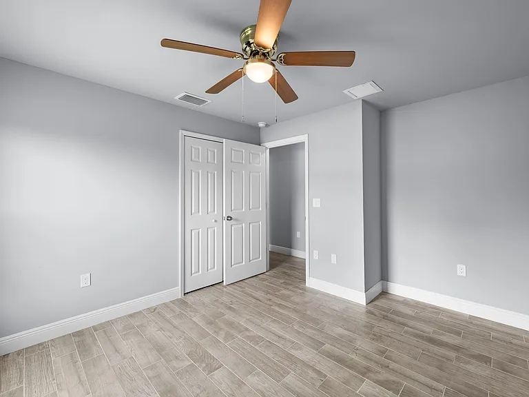 655 Chemstrand St E — Photo 17