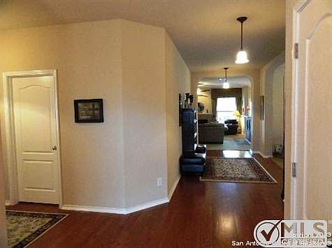 4th image of 326 Eglington Way