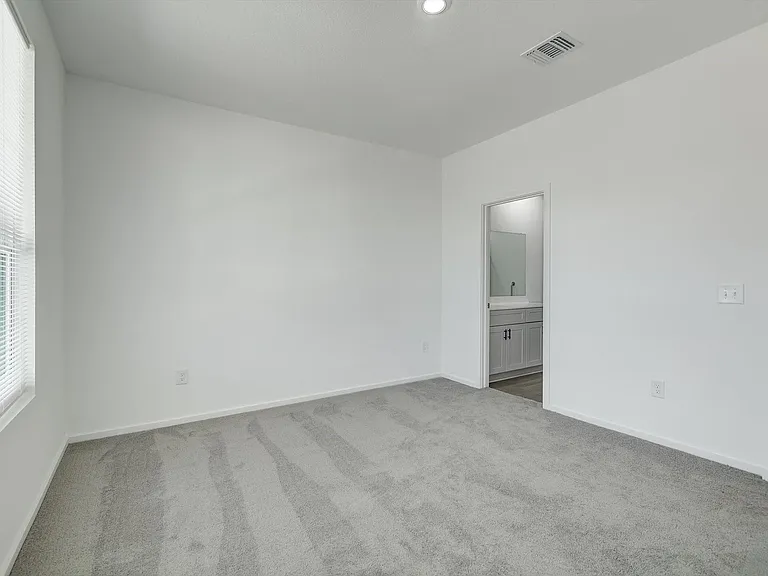 519 Louis Ln — Photo 17