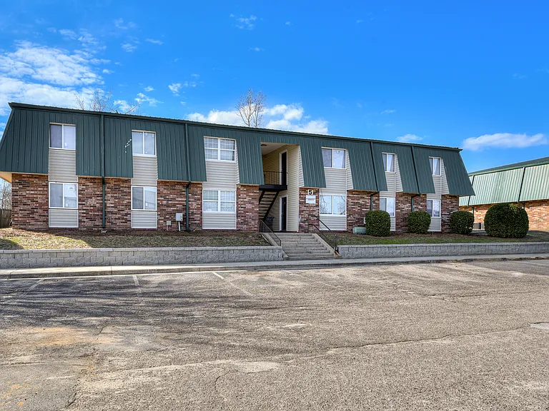 Emmanuel Place Apartments — Photo 22