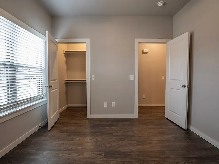1914 Booker Cir — Photo 11