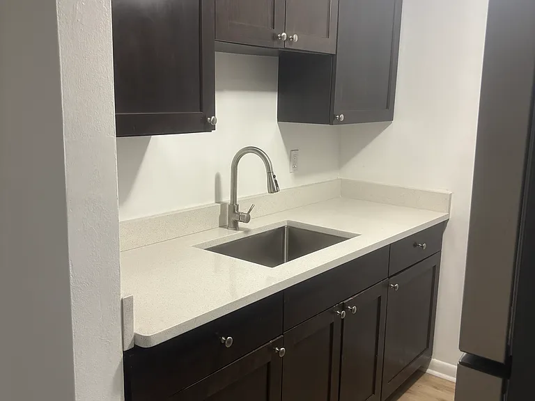 521 NE 45th St #7 — Photo 11