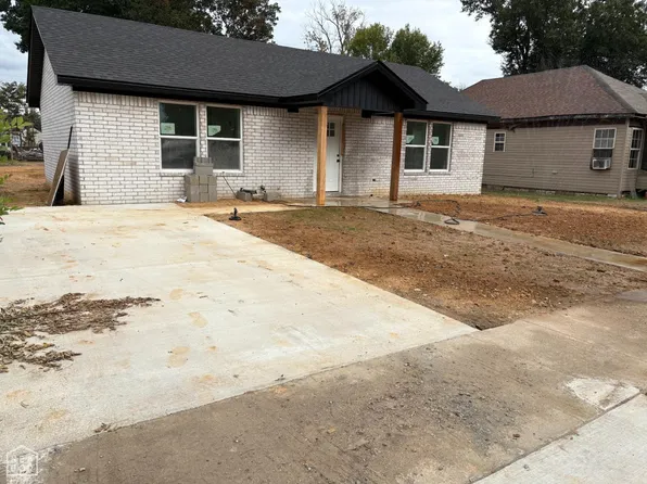 305 Gum Ave, Trumann, AR 72472