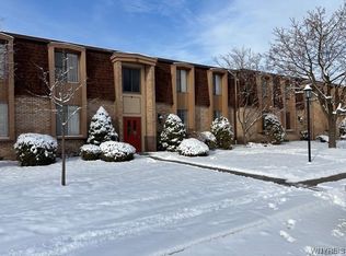 30 Charter Oaks Dr APT 2, Amherst, NY 14228