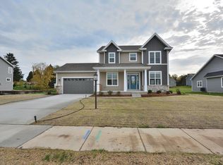7406 S 50th St, Franklin, WI 53132
