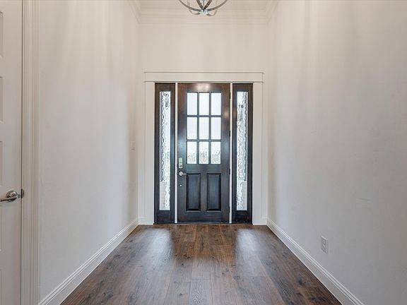 5th image of 124 Highgate Ct