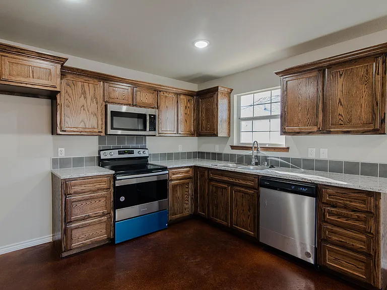 1014 Pine St — Photo 2
