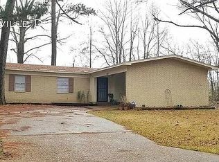 3061 Bienville Dr, Jackson, MS 39212