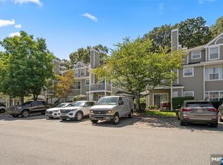 1198 Richmond Rd, Mahwah, NJ 07430