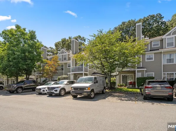 1198 Richmond Rd, Mahwah, NJ 07430