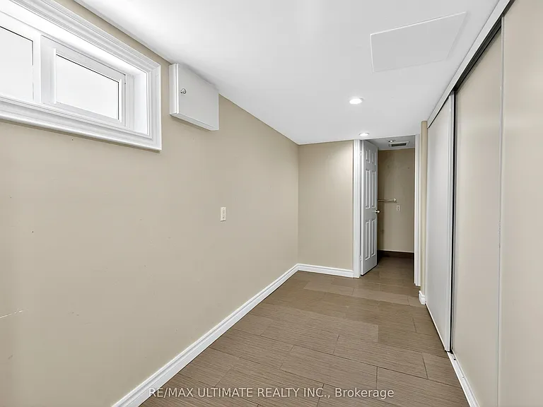 50 Charlemont Cres — Photo 29