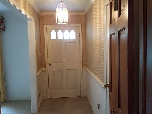4th image of 2217 Lancashire Dr