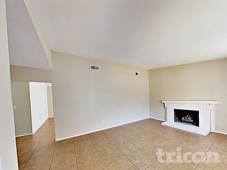 5532 Spencer St — Photo 6