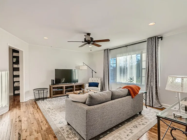1149 Vista Trl NE — Photo 4