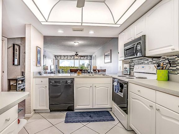 5th image of 26371 Hickory Blvd APT 204