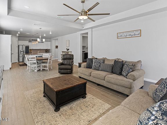 3rd image of 13857 Paseo Alegre Ave