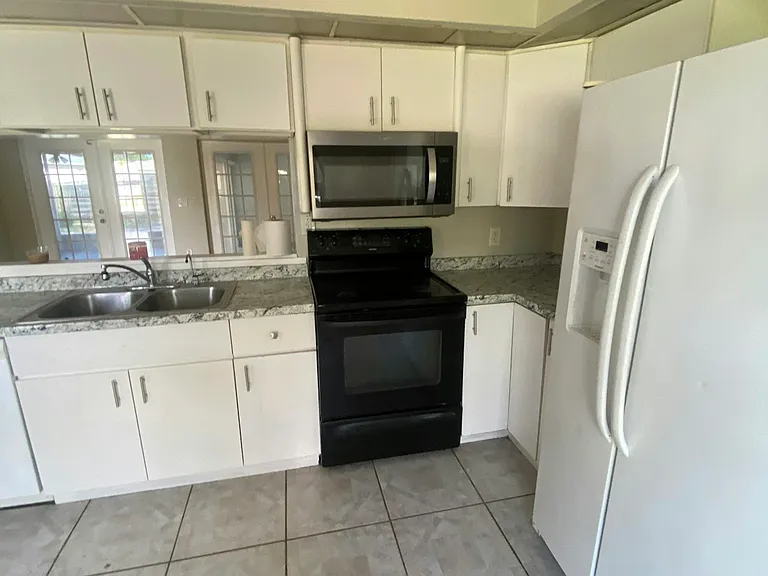 7413 Crock Ave — Photo 2