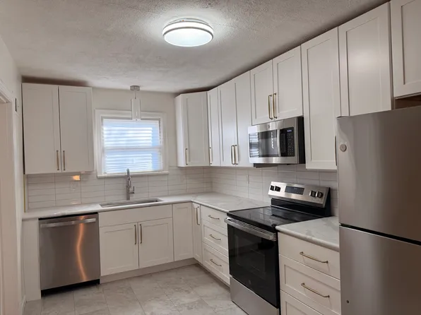 121 Thoroughman Ave, Saint Louis, MO 63135