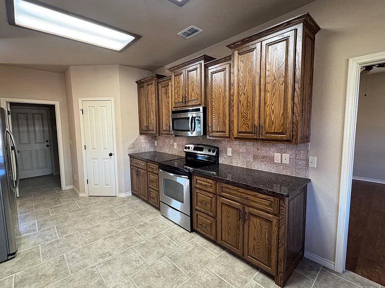 610 Benelli Dr — Photo 9