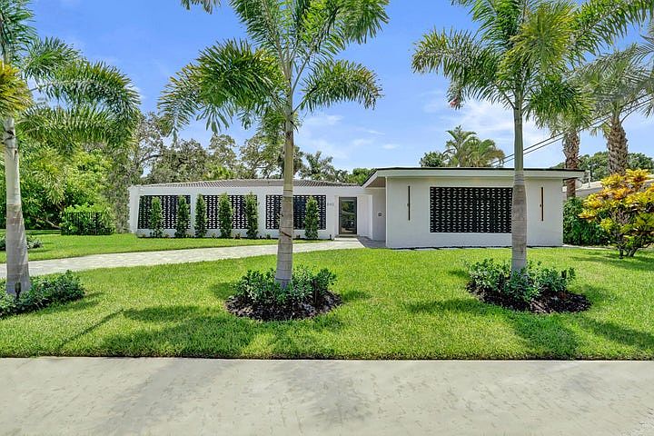 1st image of 840 SW 3rd St