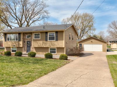 6860 NW 5th St, Des Moines, IA, 50313