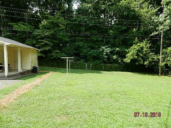 4th image of 8 Concord Dr