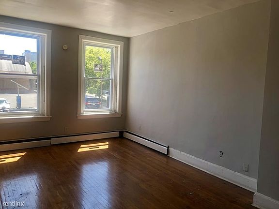 3rd image of 4403 Walnut St APT 1C