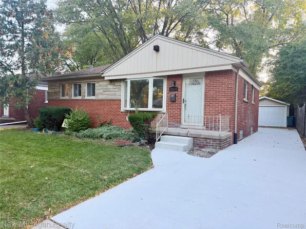 22111 Gardner St, Oak Park, MI 48237