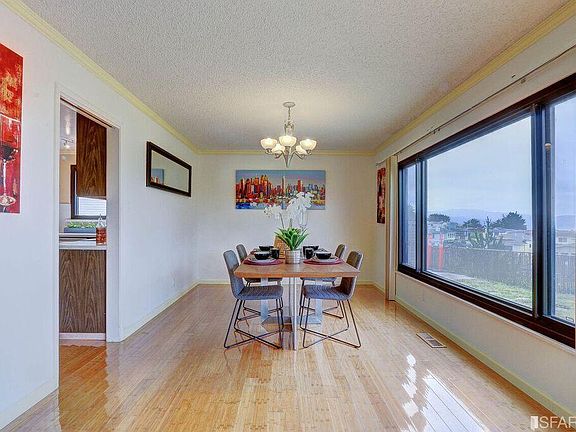 4th image of 79 Eastridge Cir