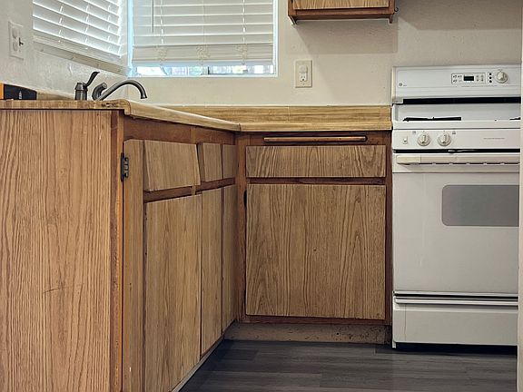 2nd image of 519 S Soboba Dr