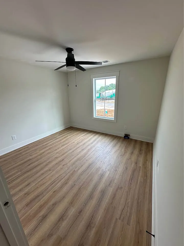Building Photo - 336 Three Brothers Way #B