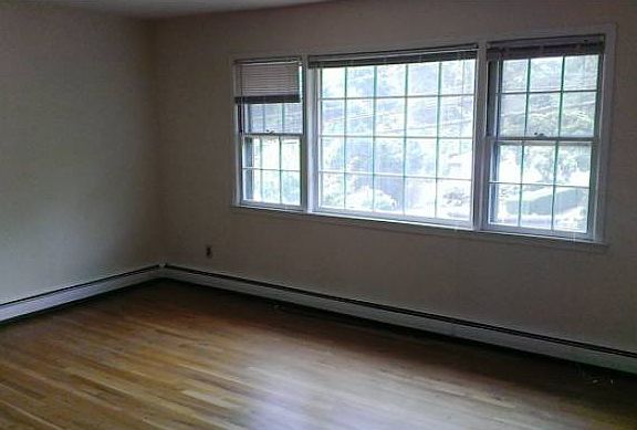 3rd image of 101 Glenwood Rd
