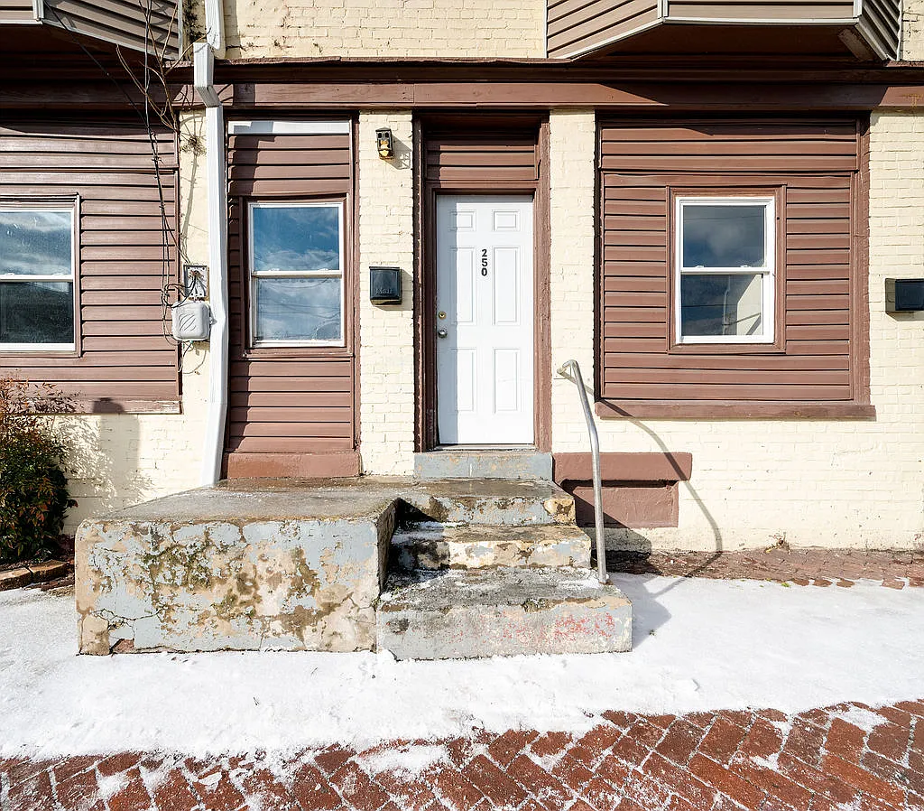 1 bed, 850 sqft, $995 — Photo 2