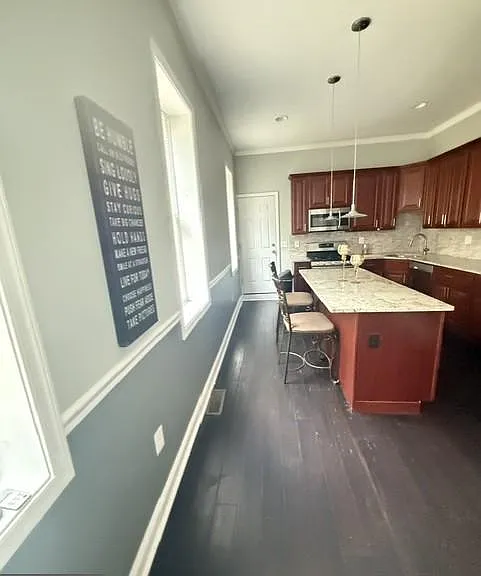 1046 W Lombard St — Photo 14