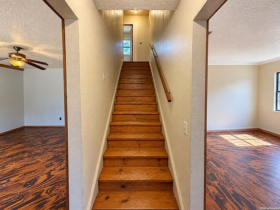 3rd image of 20624 HEWITT CIR