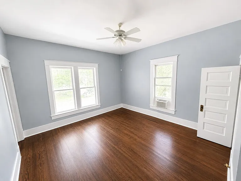 201 E Brin St #4 — Photo 4